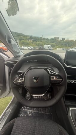 
										PEUGEOT 208 1.2 full									